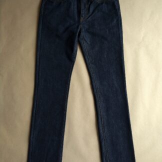 28 . Ben Shermen . tmavě modré džíny