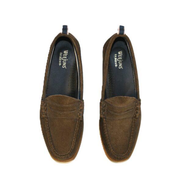 41 . Bass Weejuns . hnědé loafers